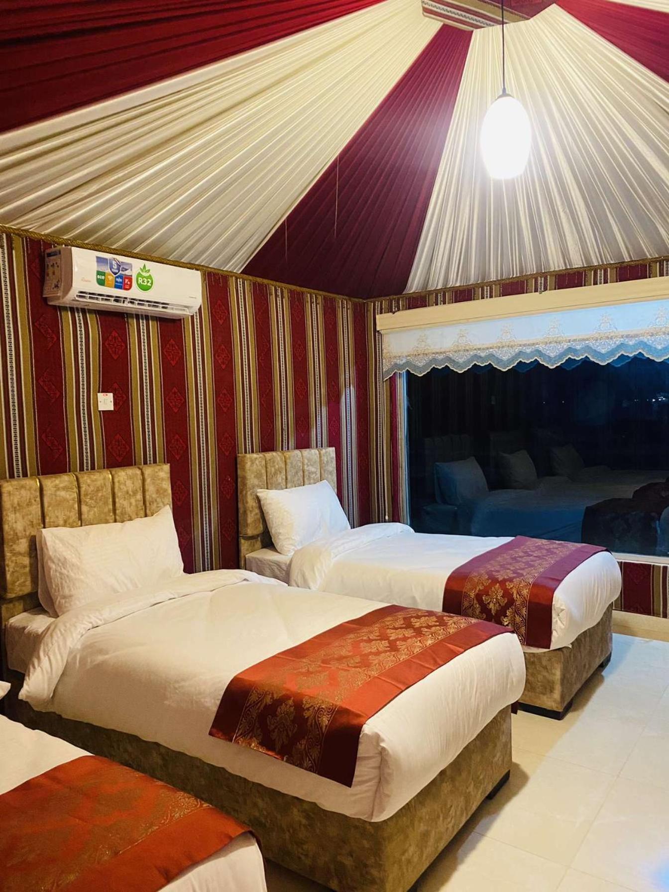 Wadi Rum Sky Camp מראה חיצוני תמונה