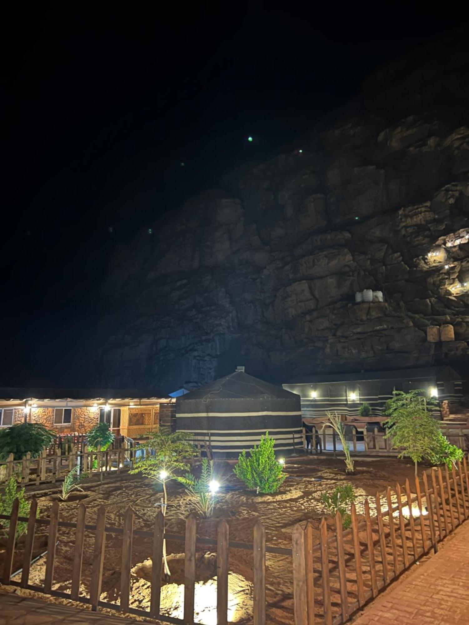 Wadi Rum Sky Camp מראה חיצוני תמונה