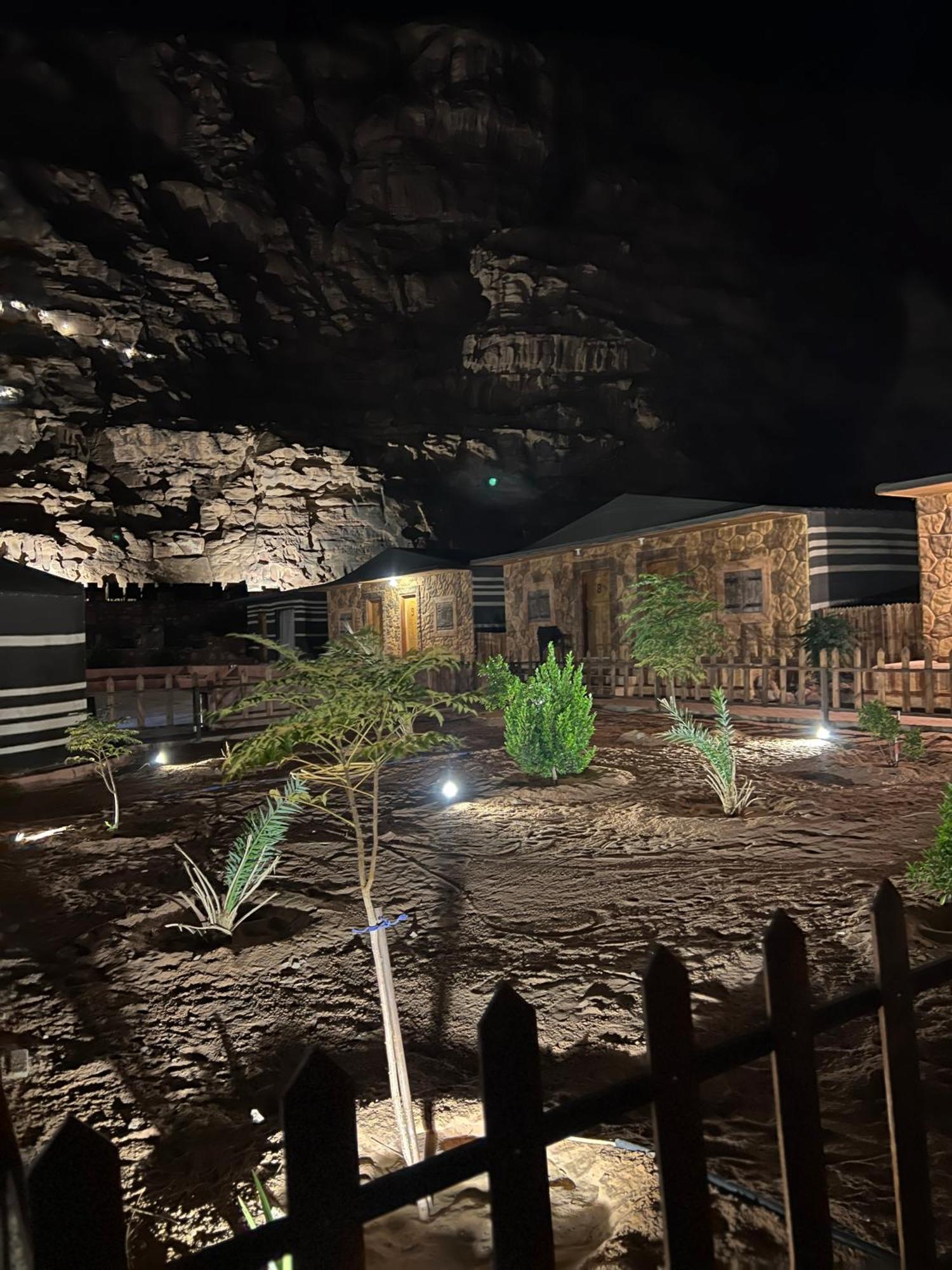 Wadi Rum Sky Camp מראה חיצוני תמונה