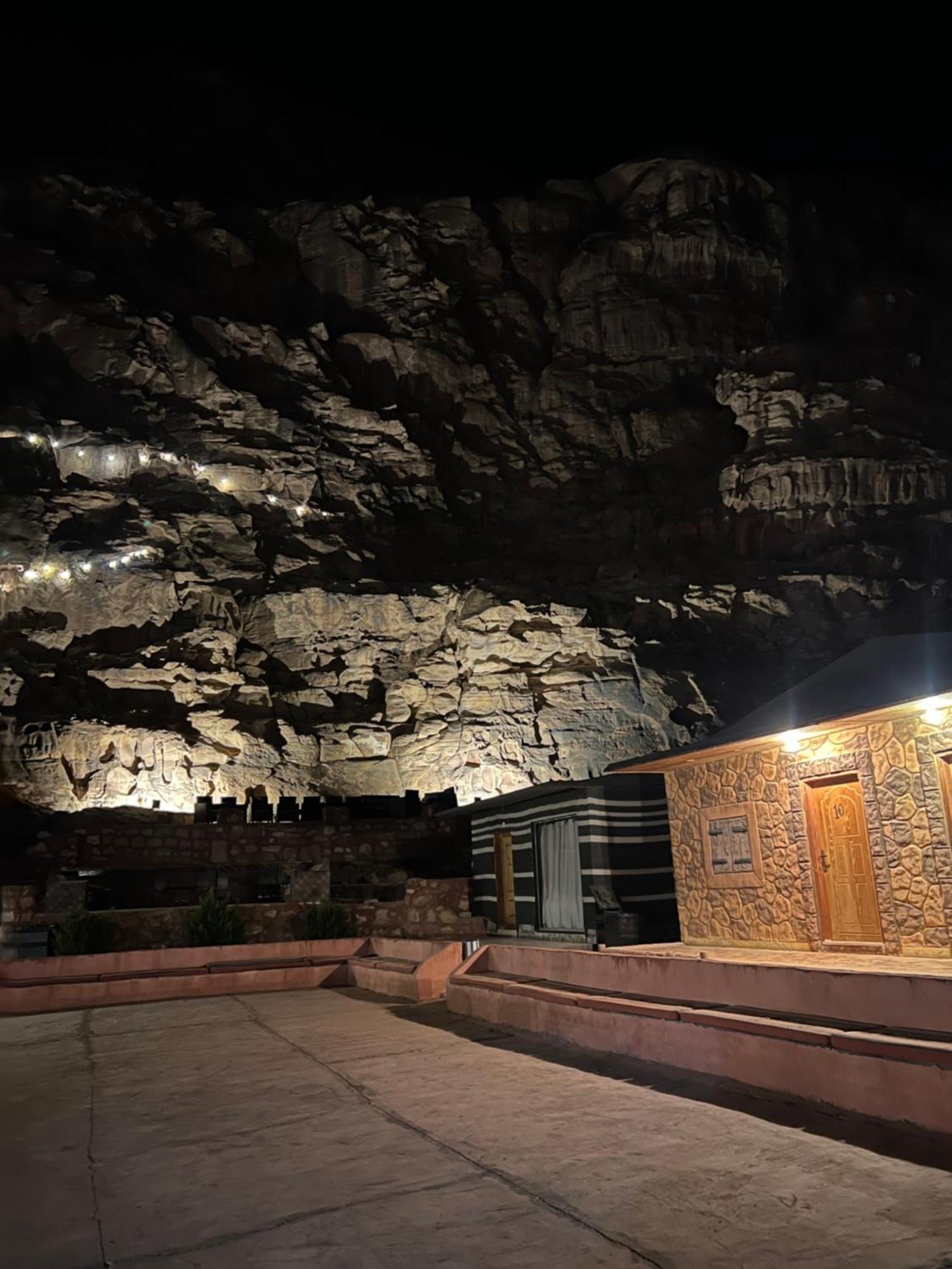 Wadi Rum Sky Camp מראה חיצוני תמונה